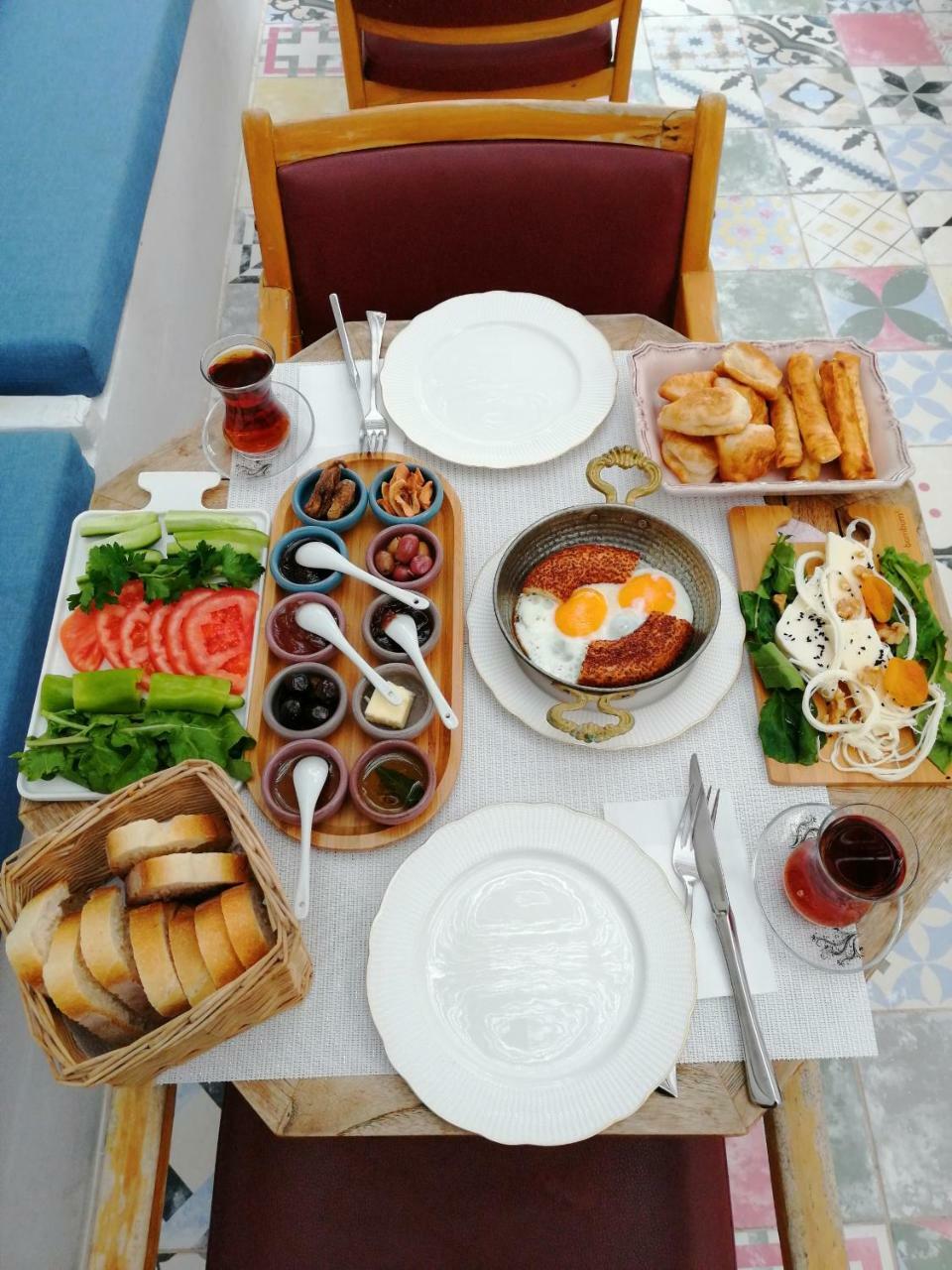 Moshinos Готель